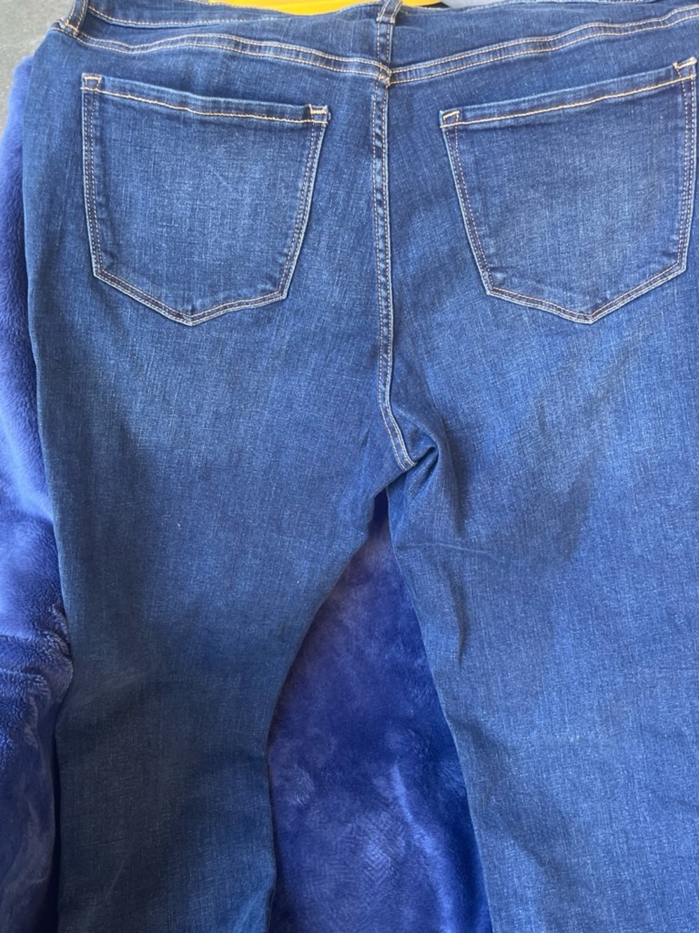 Old Navy Women's Slim Straight Blue Jeans - Picture 3 of 3